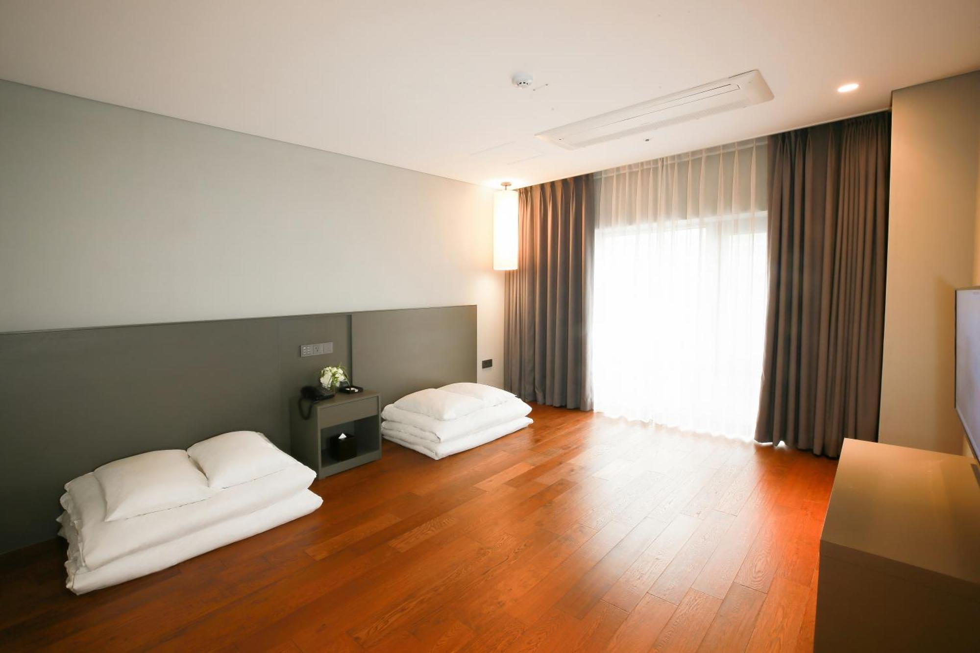 WesternLife Hotel Iksan Zimmer foto